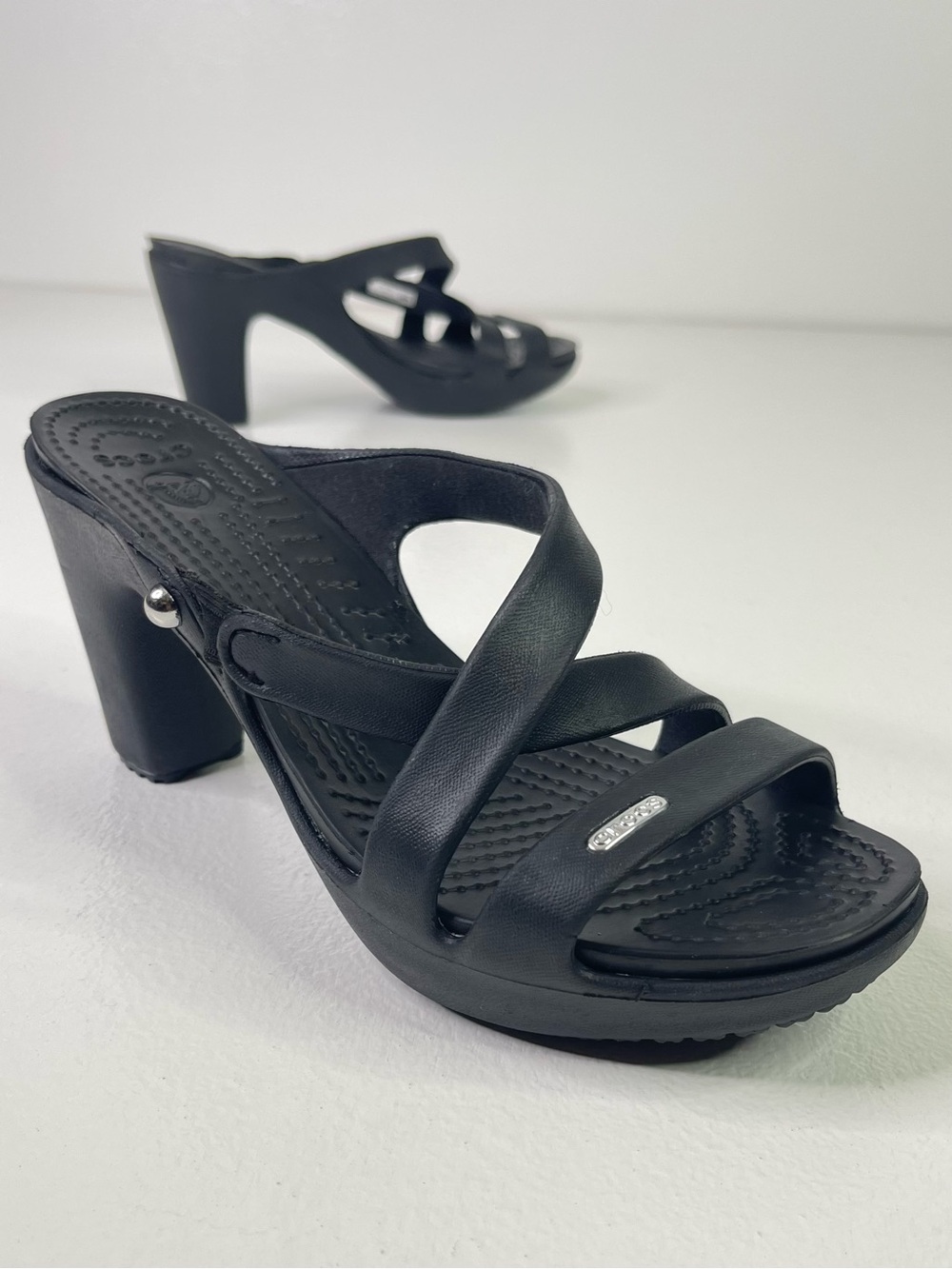 Crocs Cyprus IV Heels Womens Size 7 Black Crisscross Strappy Slide Wedge Sandals